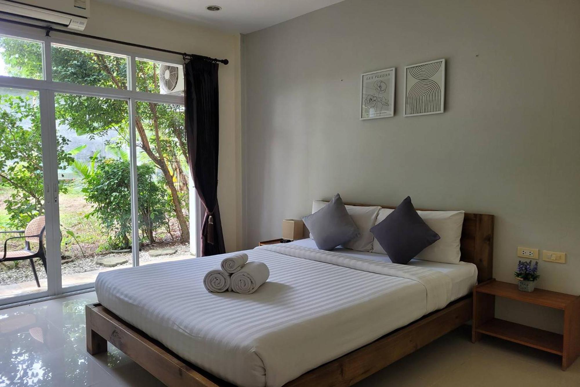 Snooze Inn Phuket - Free Shuttle To Bang Rong Pier Pa Khlok Exterior photo