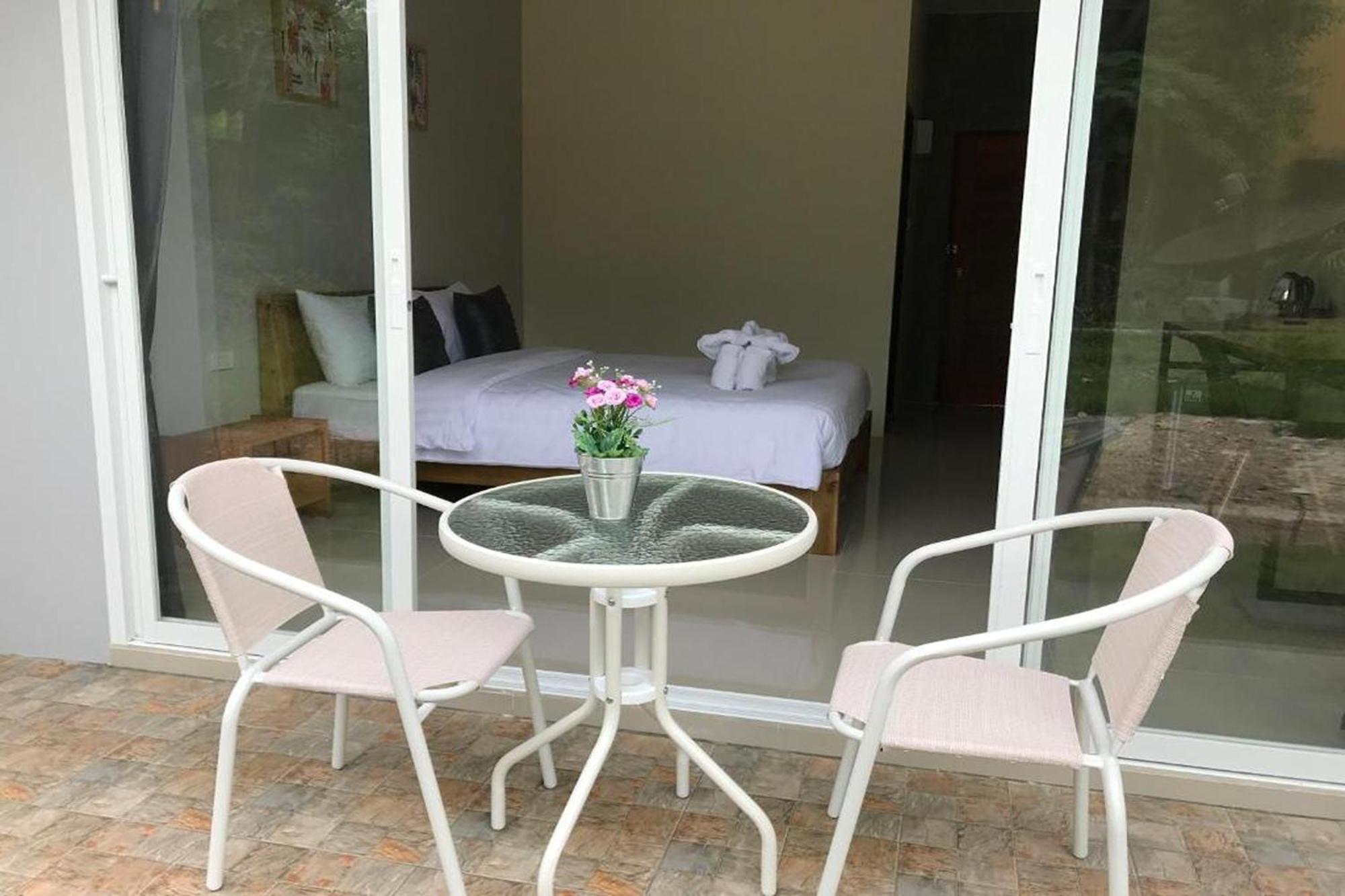 Snooze Inn Phuket - Free Shuttle To Bang Rong Pier Pa Khlok Exterior photo