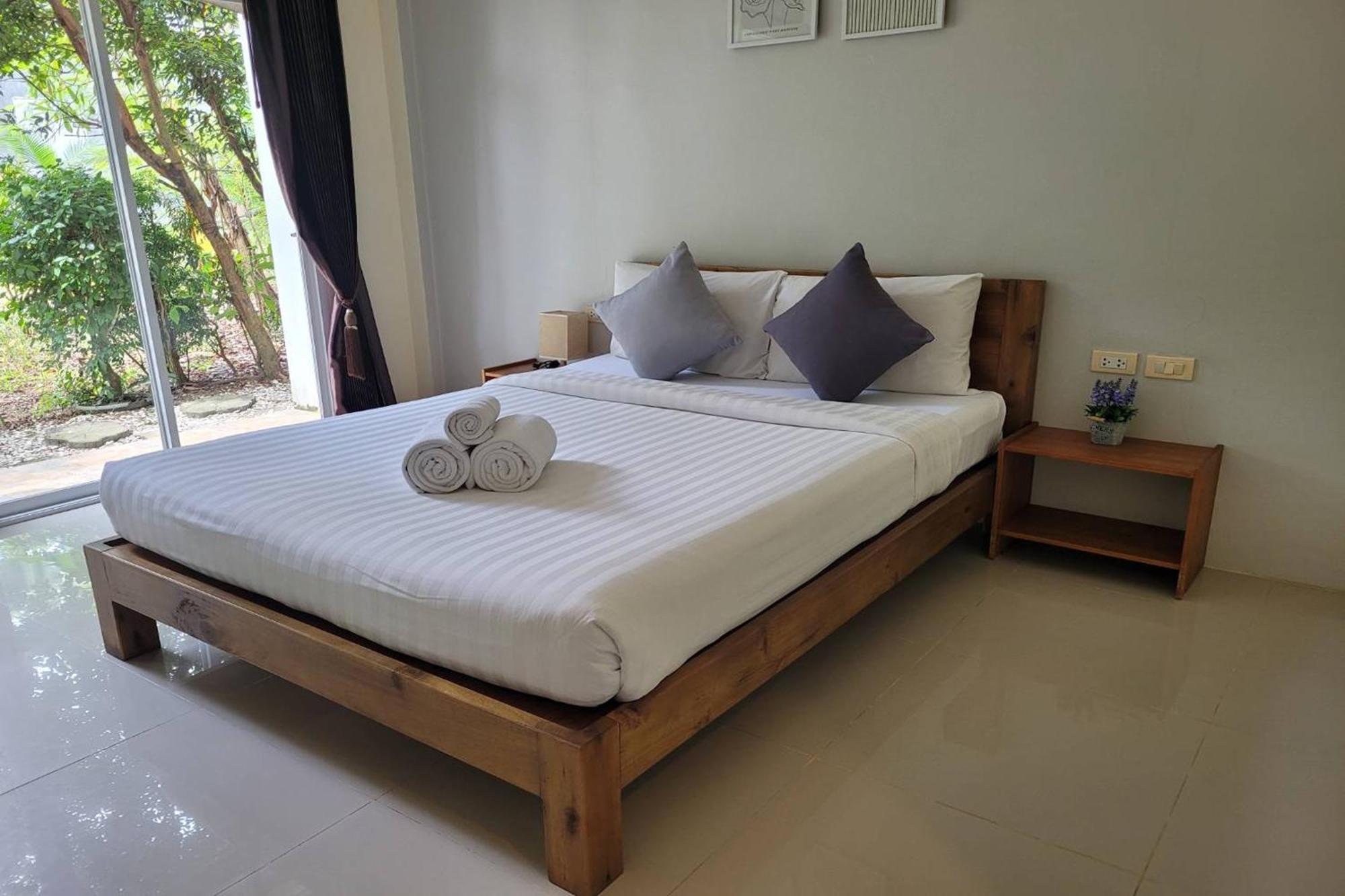 Snooze Inn Phuket - Free Shuttle To Bang Rong Pier Pa Khlok Exterior photo