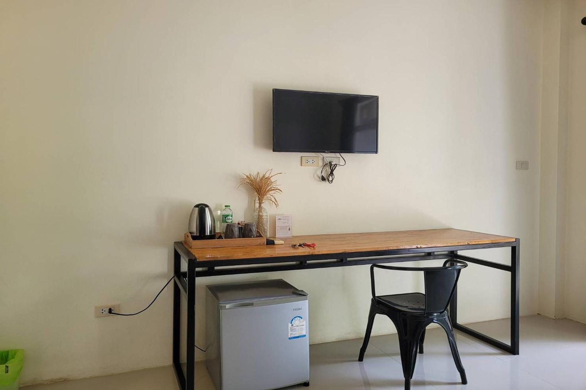 Snooze Inn Phuket - Free Shuttle To Bang Rong Pier Pa Khlok Exterior photo